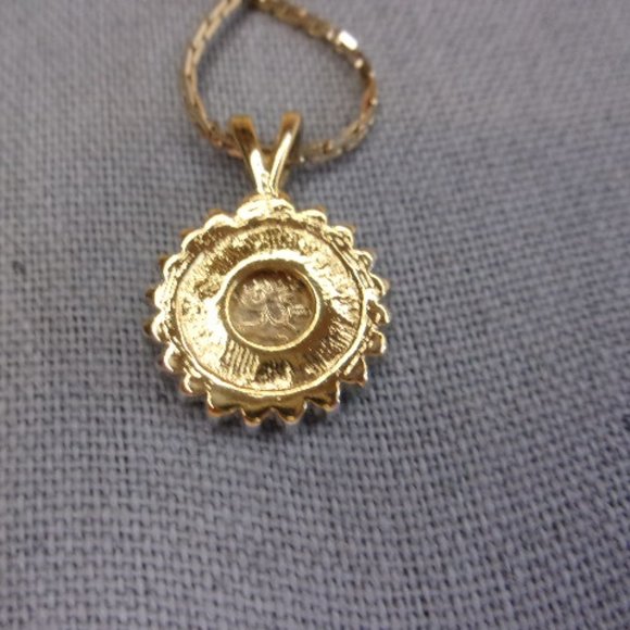 Gold Faux Coin Pendant Necklace 18" L - Picture 4 of 8